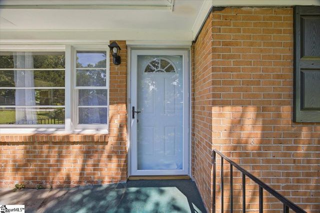 15 Duncan Road, Greenville, SC 29617