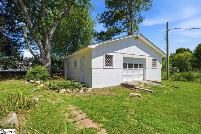 15 Duncan Road, Greenville, SC 29617
