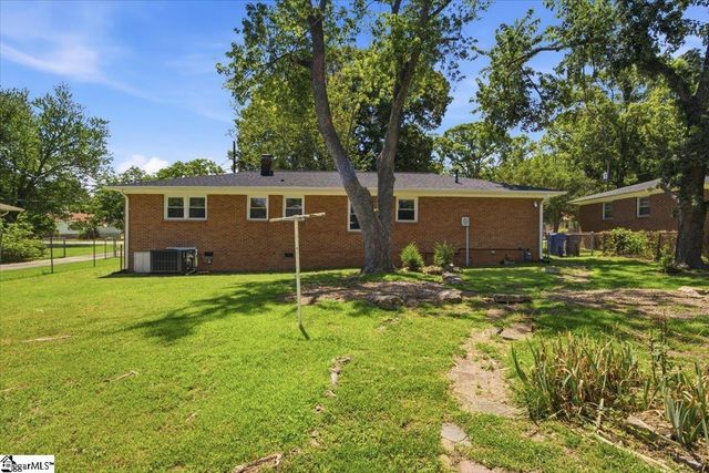15 Duncan Road, Greenville, SC 29617