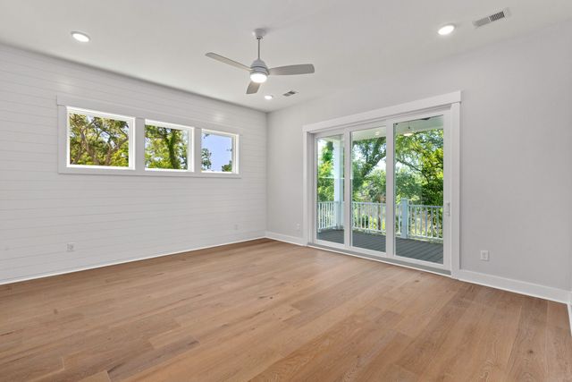 19 Broadway Street, Mount Pleasant, SC 29464