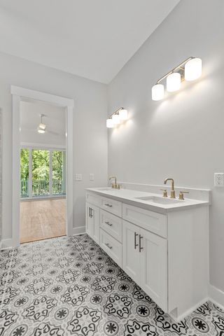 19 Broadway Street, Mount Pleasant, SC 29464