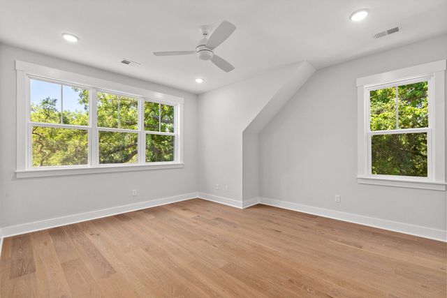 19 Broadway Street, Mount Pleasant, SC 29464