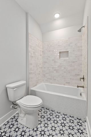 19 Broadway Street, Mount Pleasant, SC 29464