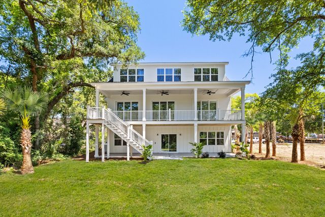 19 Broadway Street, Mount Pleasant, SC 29464