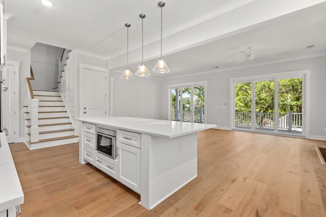 19 Broadway Street, Mount Pleasant, SC 29464