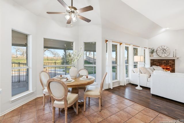 144 Las Palomas Dr, La Vernia, TX 78121