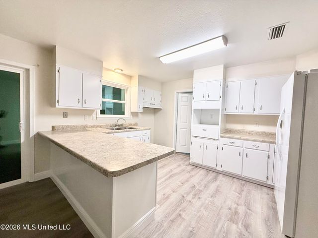 1711 James Madison Drive, Biloxi, MS 39531