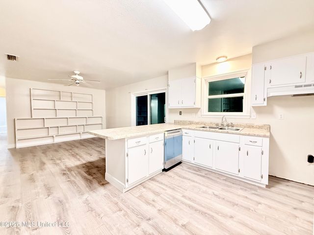 1711 James Madison Drive, Biloxi, MS 39531