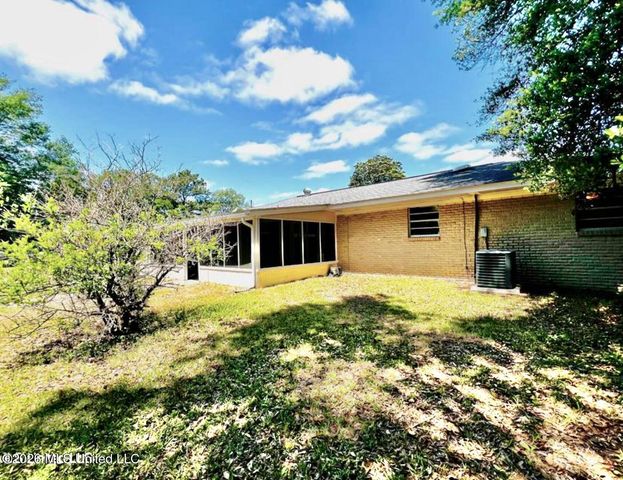 1711 James Madison Drive, Biloxi, MS 39531