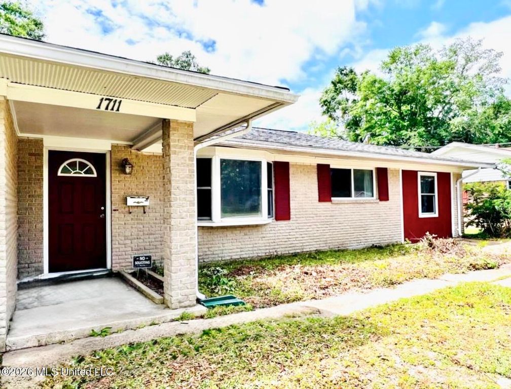 1711 James Madison Drive, Biloxi, MS 39531