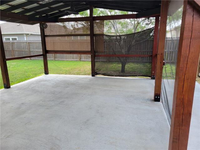 2213 Diamond Dr, Corpus Christi, TX 78414