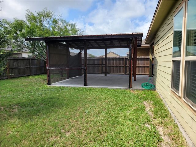 2213 Diamond Dr, Corpus Christi, TX 78414