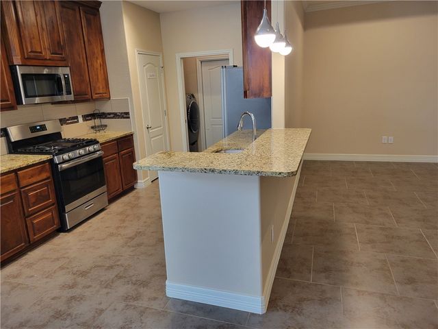2213 Diamond Dr, Corpus Christi, TX 78414