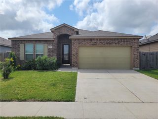 2213 Diamond Dr, Corpus Christi, TX 78414