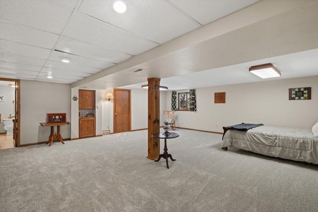 W159N11449 Red Oak CIRCLE, Germantown, WI 53022