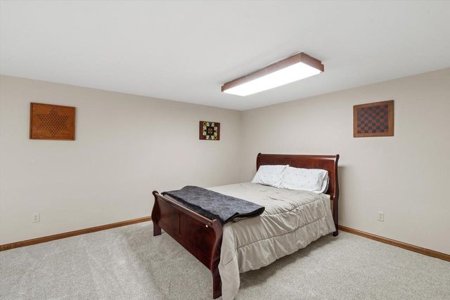 W159N11449 Red Oak CIRCLE, Germantown, WI 53022