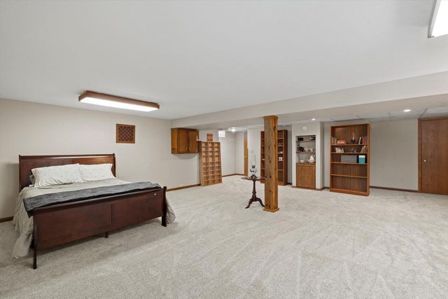 W159N11449 Red Oak CIRCLE, Germantown, WI 53022