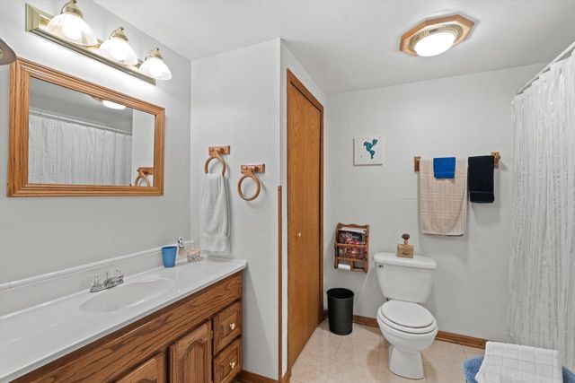 W159N11449 Red Oak CIRCLE, Germantown, WI 53022
