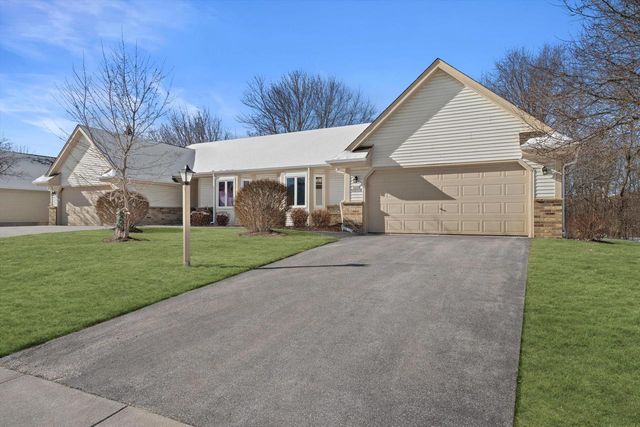 W159N11449 Red Oak CIRCLE, Germantown, WI 53022