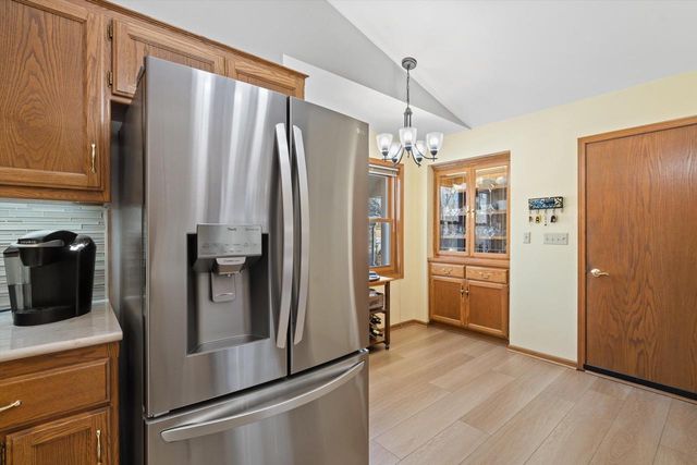 W159N11449 Red Oak CIRCLE, Germantown, WI 53022