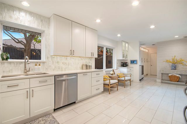 7449 Tophill Lane, Dallas, TX 75248