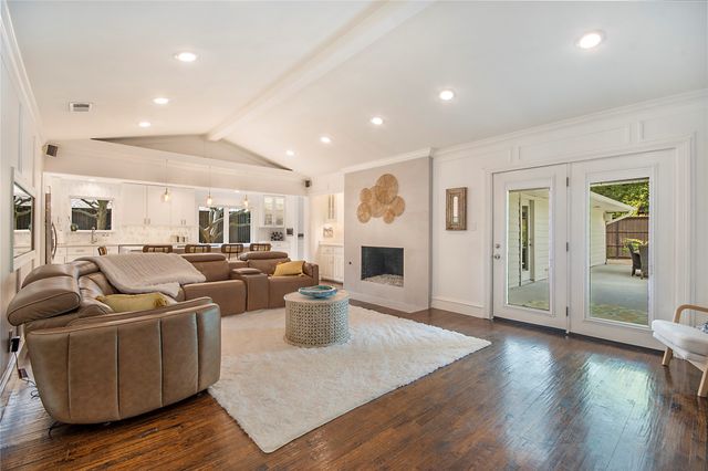 7449 Tophill Lane, Dallas, TX 75248