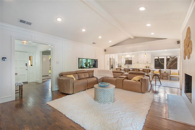 7449 Tophill Lane, Dallas, TX 75248