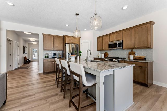 17714 Everest Avenue, Lakeville, MN 55044