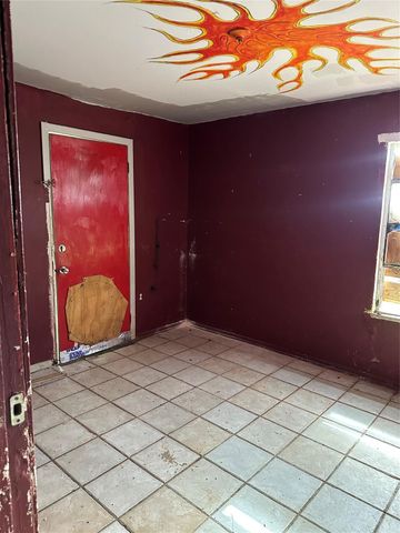 1117 3rd Avenue N, Texas City, TX 77590