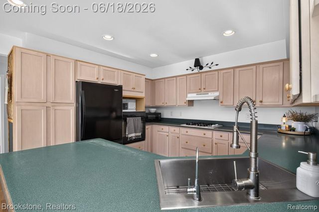 62580 Omo Road, Lenox, MI 48048