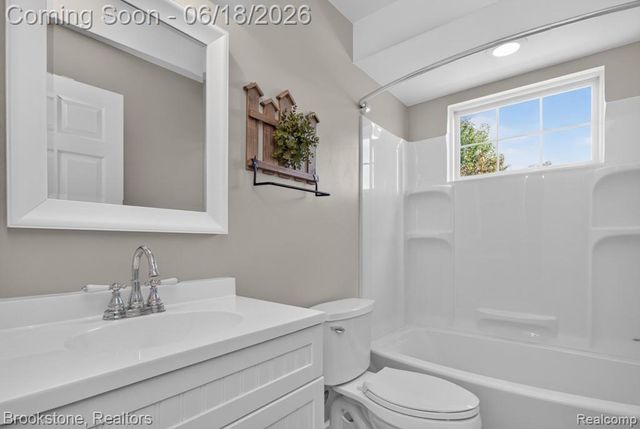 62580 Omo Road, Lenox, MI 48048