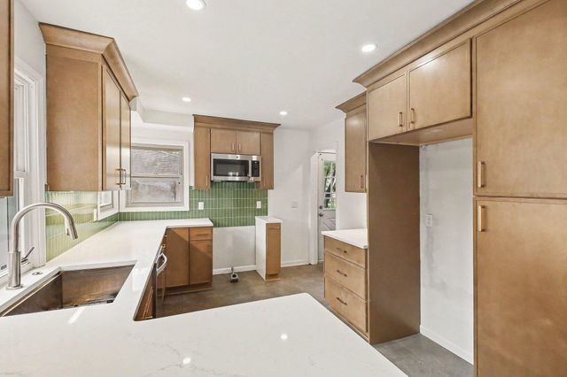 29687 Westfield Street, Livonia, MI 48150