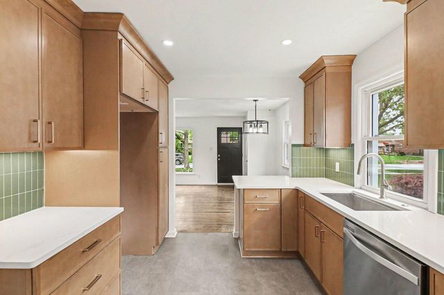 29687 Westfield Street, Livonia, MI 48150