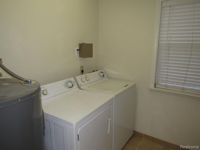 1125 Eureka Road 203, Wyandotte, MI 48192