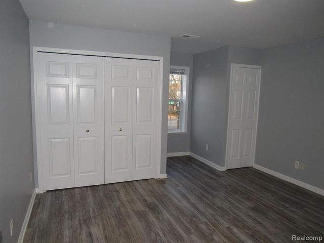 1125 Eureka Road 203, Wyandotte, MI 48192
