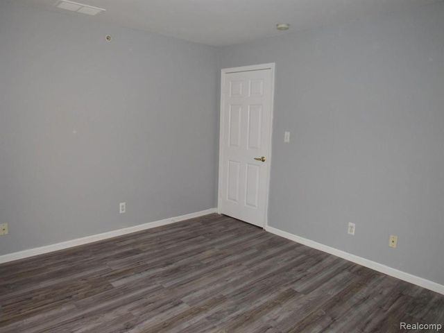 1125 Eureka Road 203, Wyandotte, MI 48192