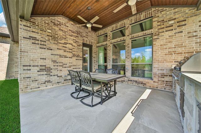 343 Twilight Toast Drive, Conroe, TX 77304