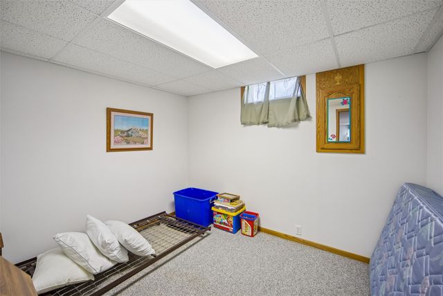 8429 Warren Drive, Des Moines, IA 50320