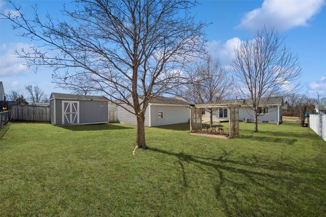 8429 Warren Drive, Des Moines, IA 50320
