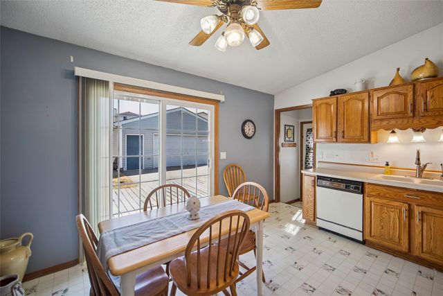 8429 Warren Drive, Des Moines, IA 50320