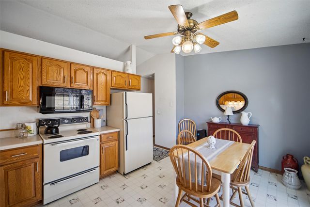 8429 Warren Drive, Des Moines, IA 50320