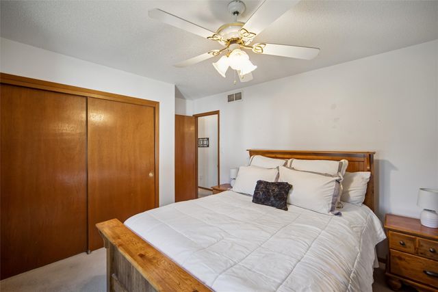 8429 Warren Drive, Des Moines, IA 50320