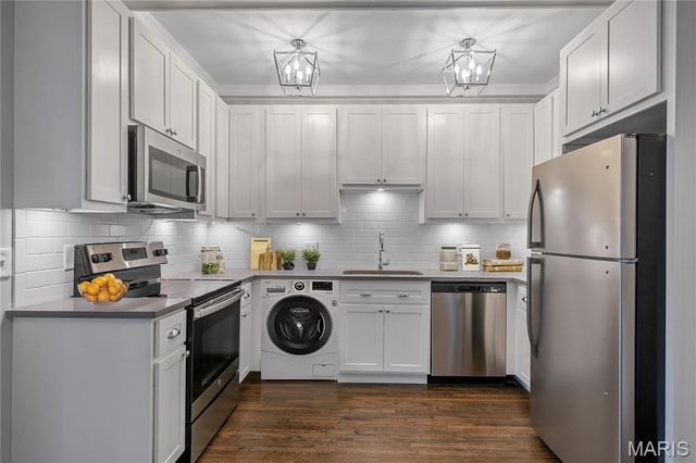 5744 Pershing Avenue, St Louis, MO 63112