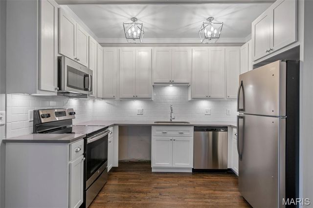 5744 Pershing Avenue, St Louis, MO 63112