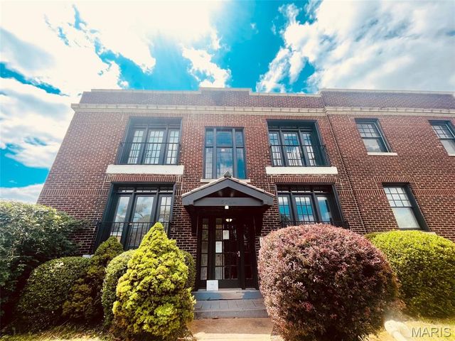 5744 Pershing Avenue, St Louis, MO 63112