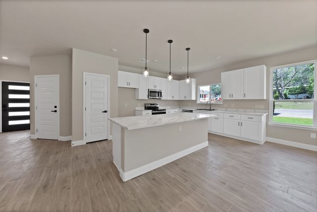 2707 Steepleridge Circle, Granbury, TX 76048