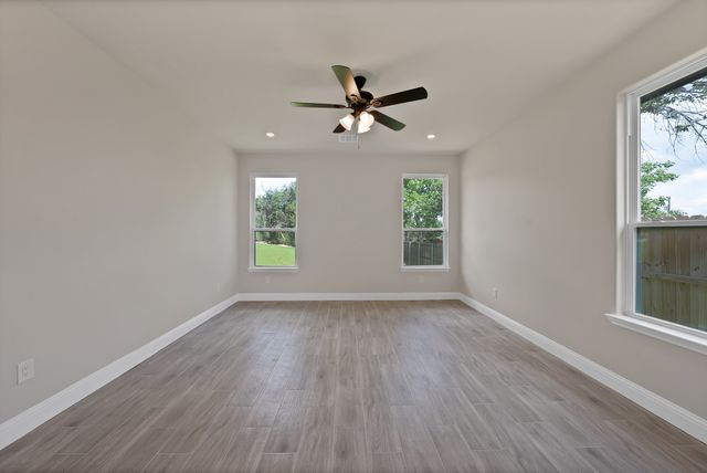 2707 Steepleridge Circle, Granbury, TX 76048