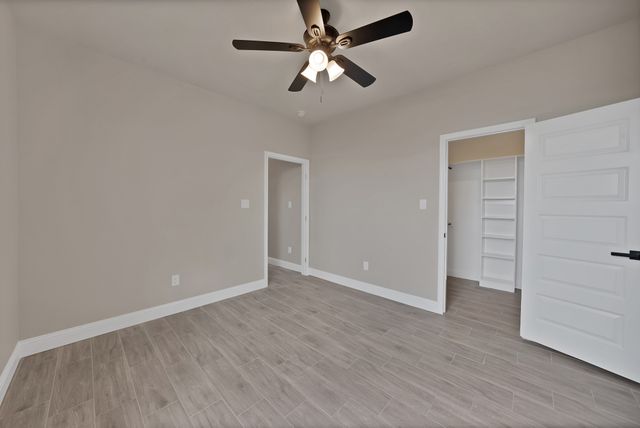 2707 Steepleridge Circle, Granbury, TX 76048