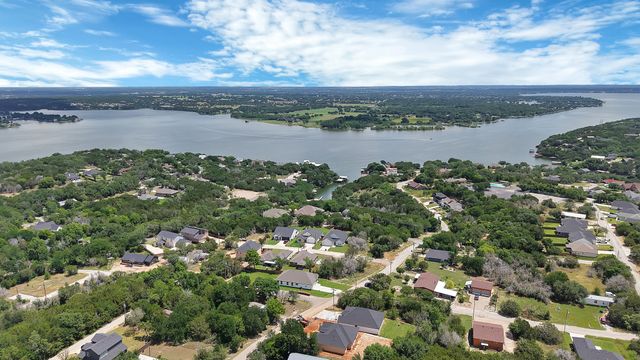 2707 Steepleridge Circle, Granbury, TX 76048