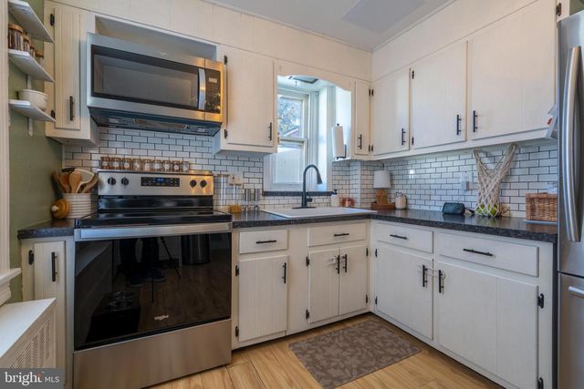 202 DOTTS ST, Pennsburg, PA 18073